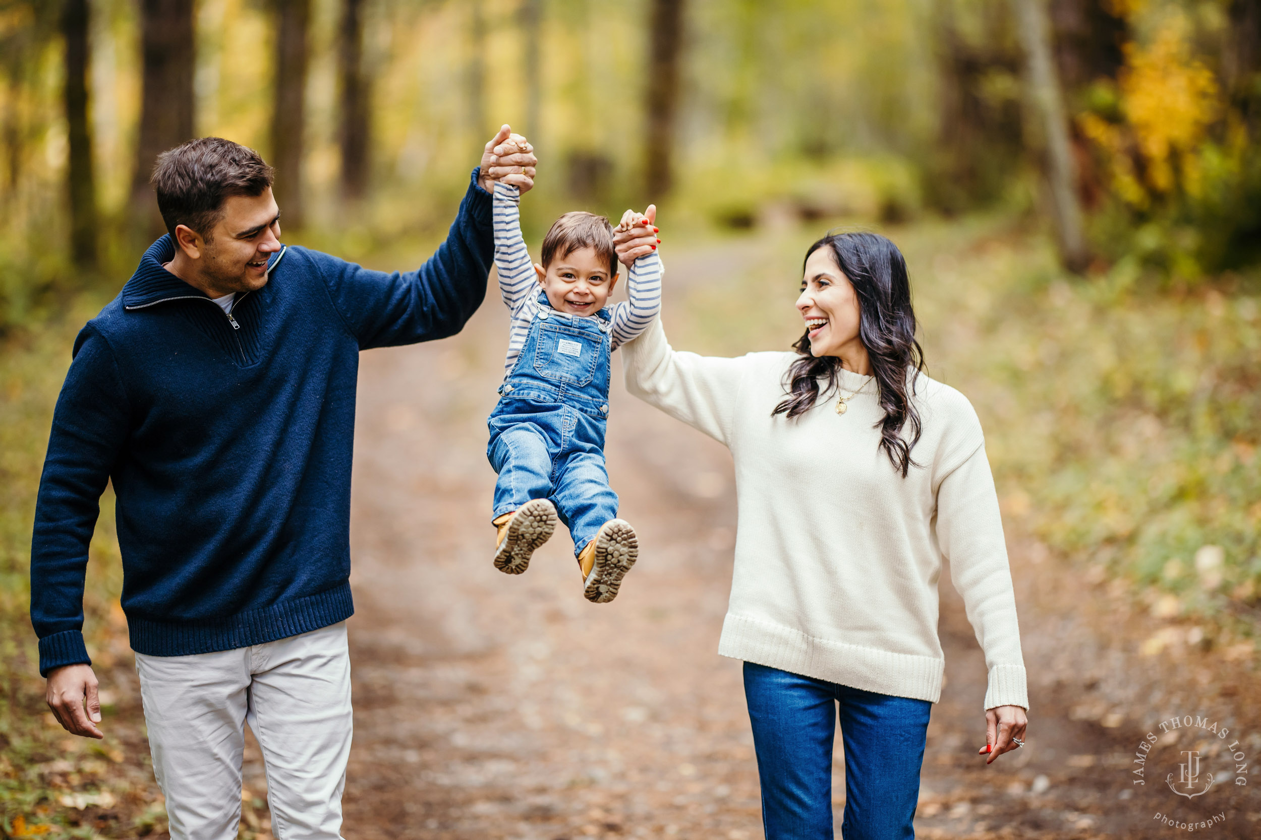 Snoqualmie family photography session by Snoqualmie family photographer James Thomas Long Photography
