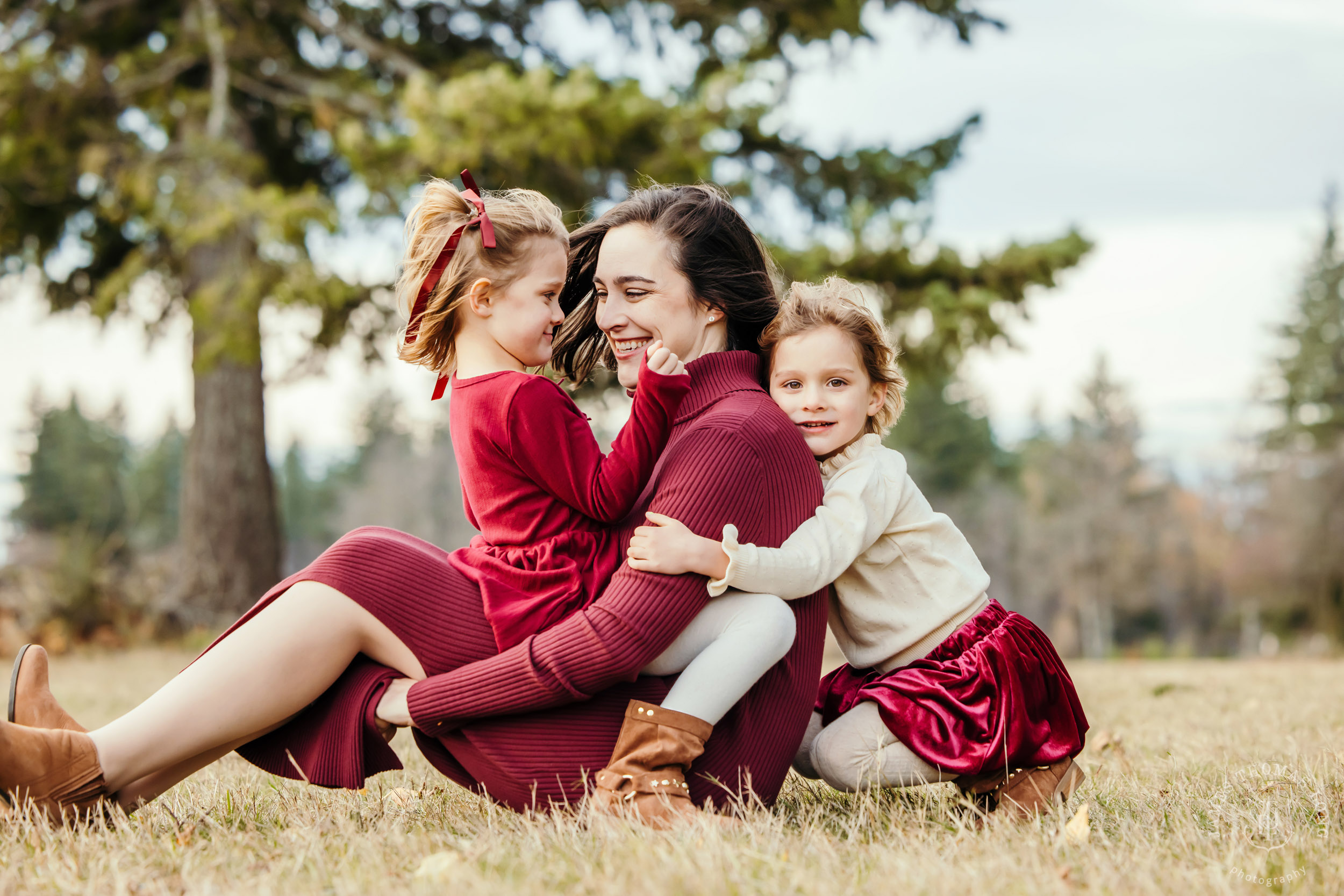 North Bend family portrait session by Snoqualmie family photographer James Thomas Long Photography