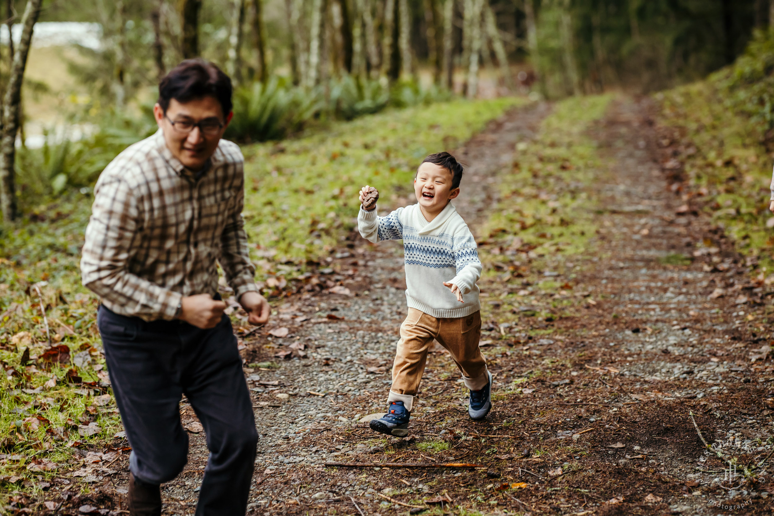 Snoqualmie family photography session by Snoqualmie family photographer James Thomas Long Photography
