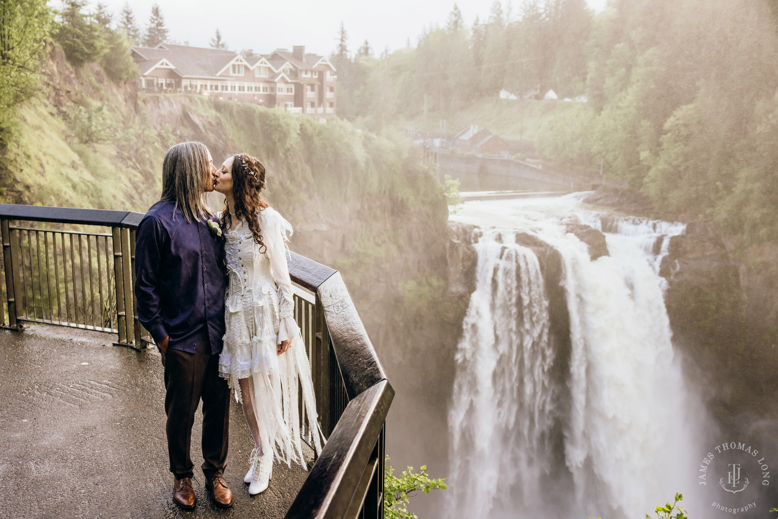 Salish Lodge Snoqualmie wedding by Seattle wedding photographer James Thomas Long Photography