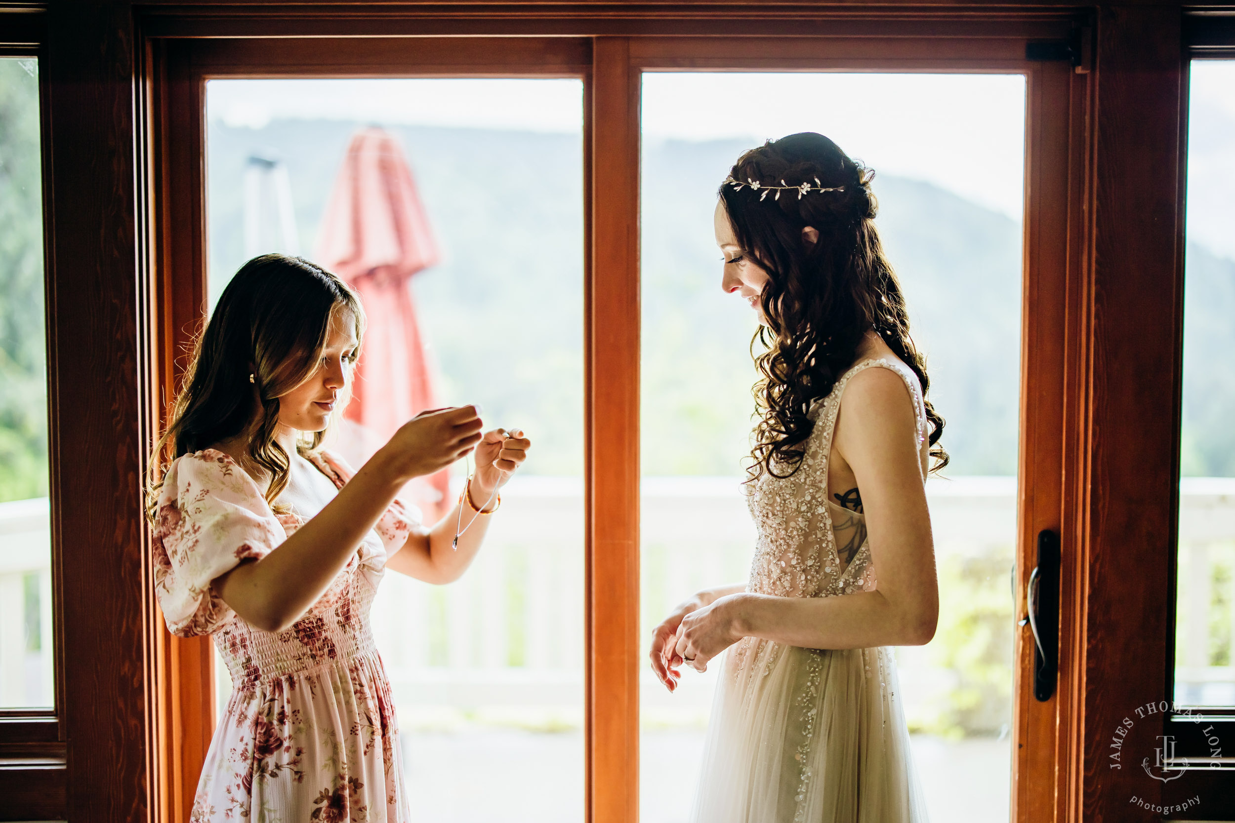 Salish Lodge Snoqualmie wedding by Seattle wedding photographer James Thomas Long Photography