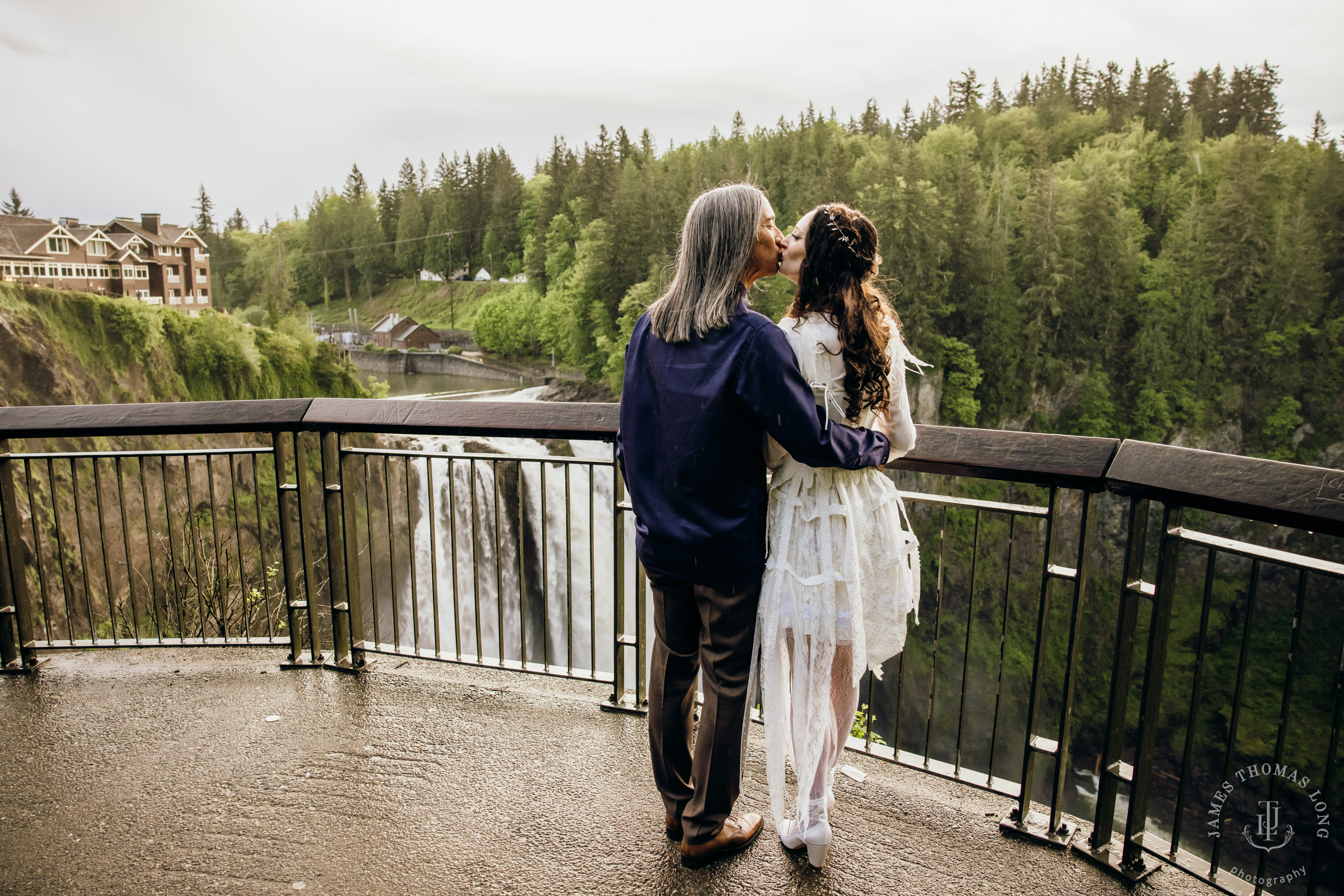 Salish Lodge Snoqualmie wedding by Seattle wedding photographer James Thomas Long Photography