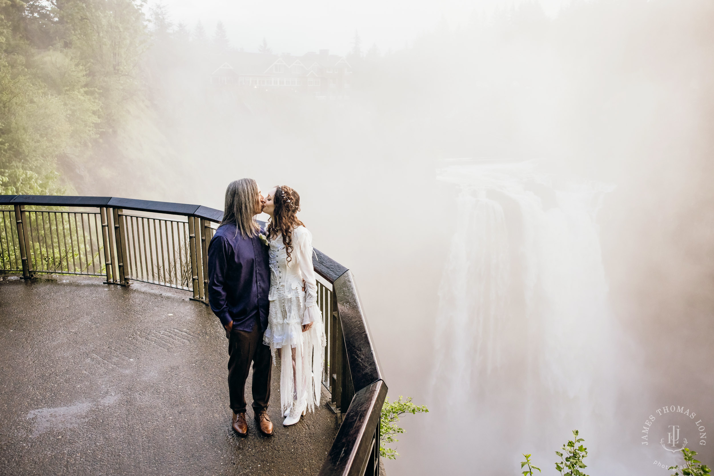 Salish Lodge Snoqualmie wedding by Seattle wedding photographer James Thomas Long Photography