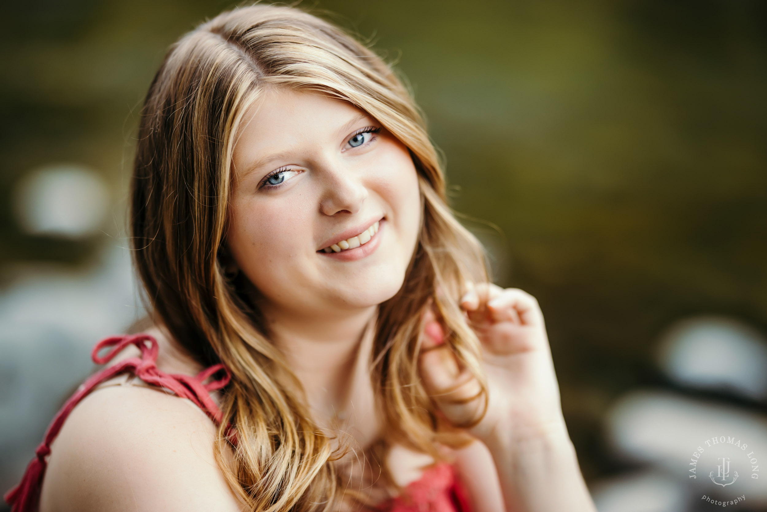 Cascade Mountain Mout Si High School senior portrait session by Snoqualmie senior portrait photographer James Thomas Long Photography
