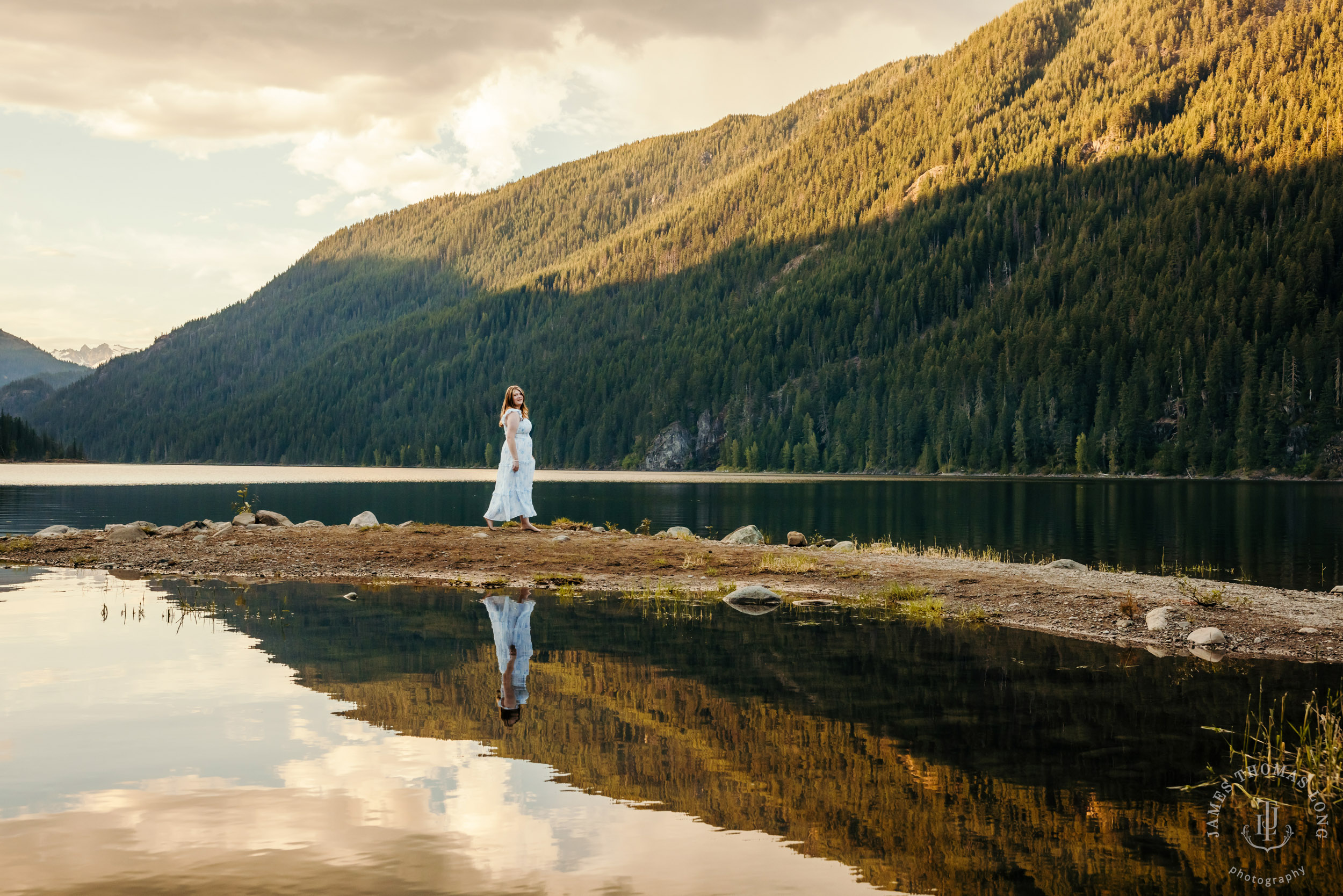 Cascade Mountain Mout Si High School senior portrait session by Snoqualmie senior portrait photographer James Thomas Long Photography