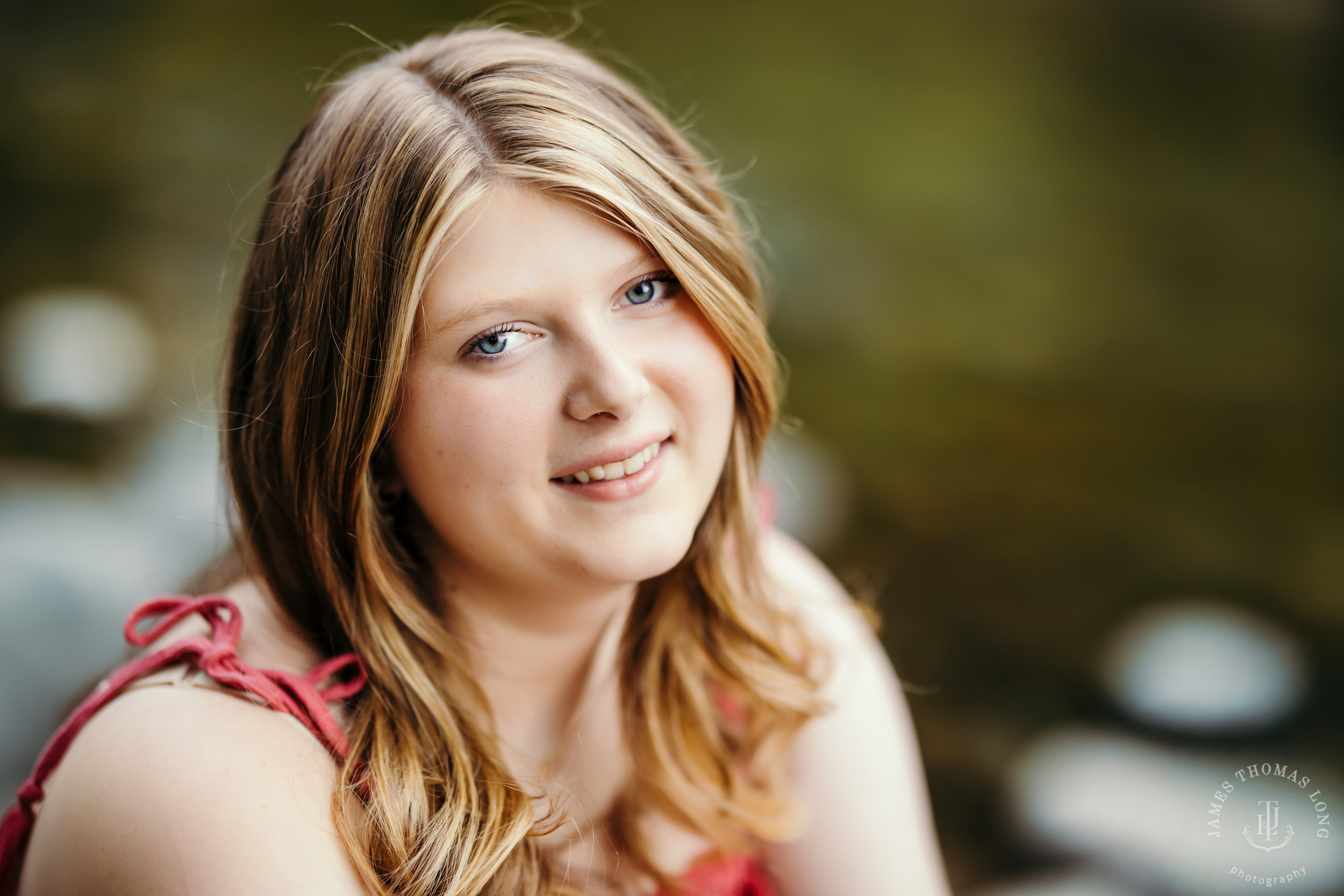Cascade Mountain Mout Si High School senior portrait session by Snoqualmie senior portrait photographer James Thomas Long Photography