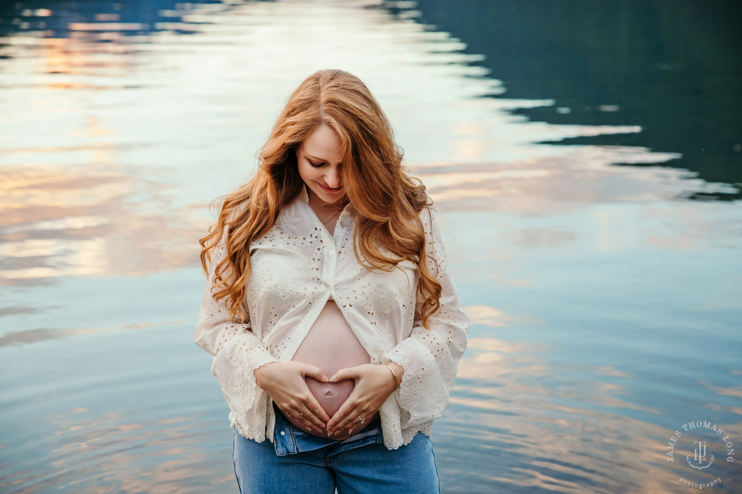 Cascade Mountain maternity session by Seattle family and maternity photographer James Thomas Long Photography