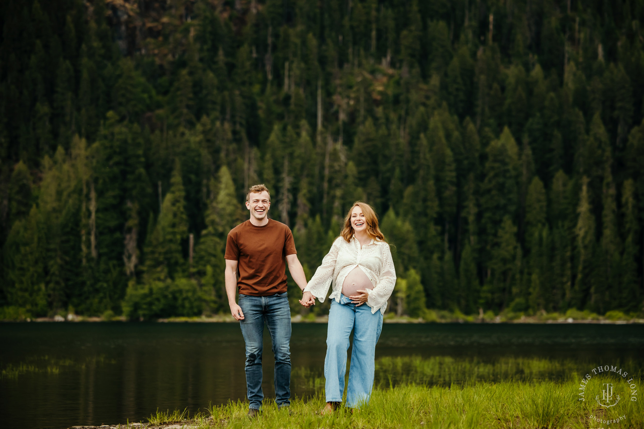 Cascade Mountain maternity session by Seattle family and maternity photographer James Thomas Long Photography