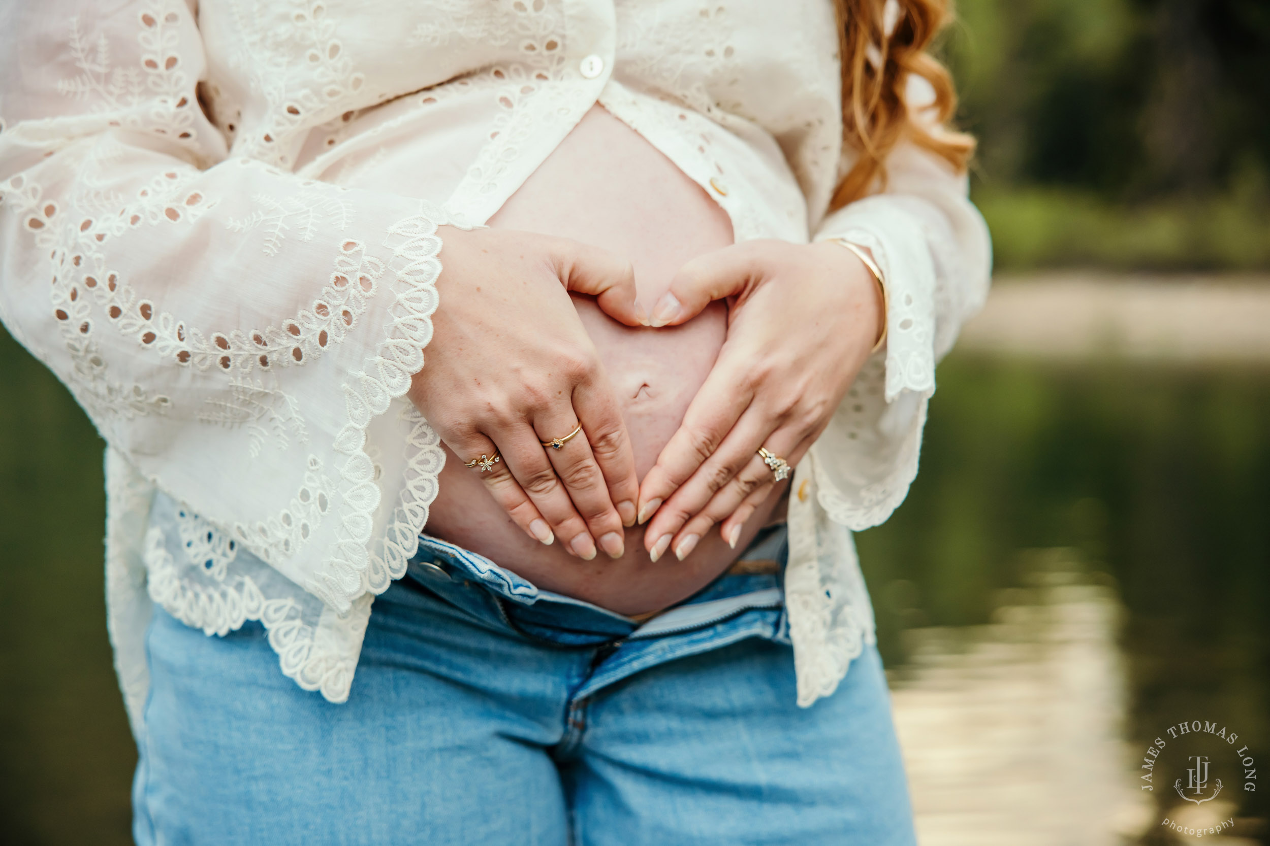 Cascade Mountain maternity session by Seattle family and maternity photographer James Thomas Long Photography