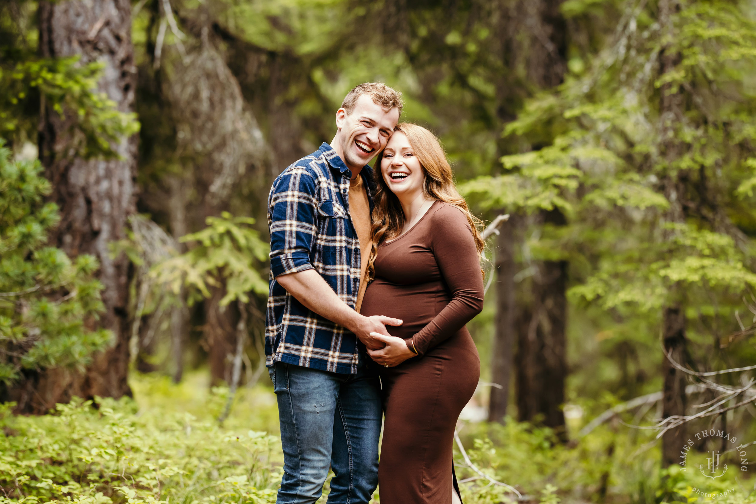 Cascade Mountain maternity session by Seattle family and maternity photographer James Thomas Long Photography