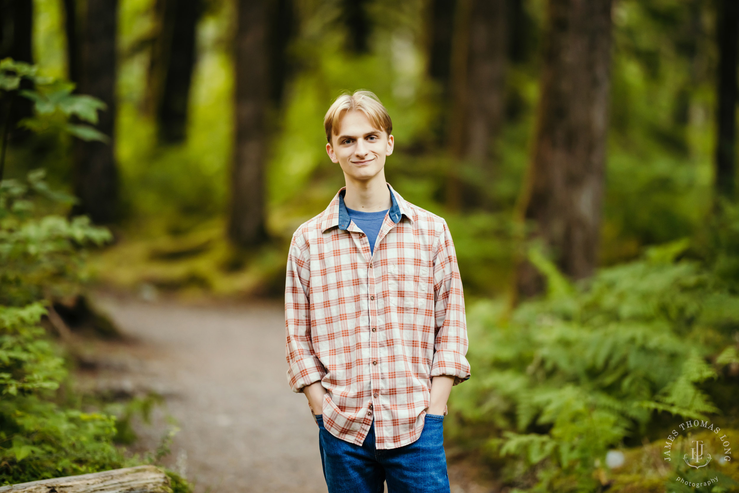 Cascade Mountain high school senior portrait session by Snoqualmie senior portrait photographer James Thomas Long Photography