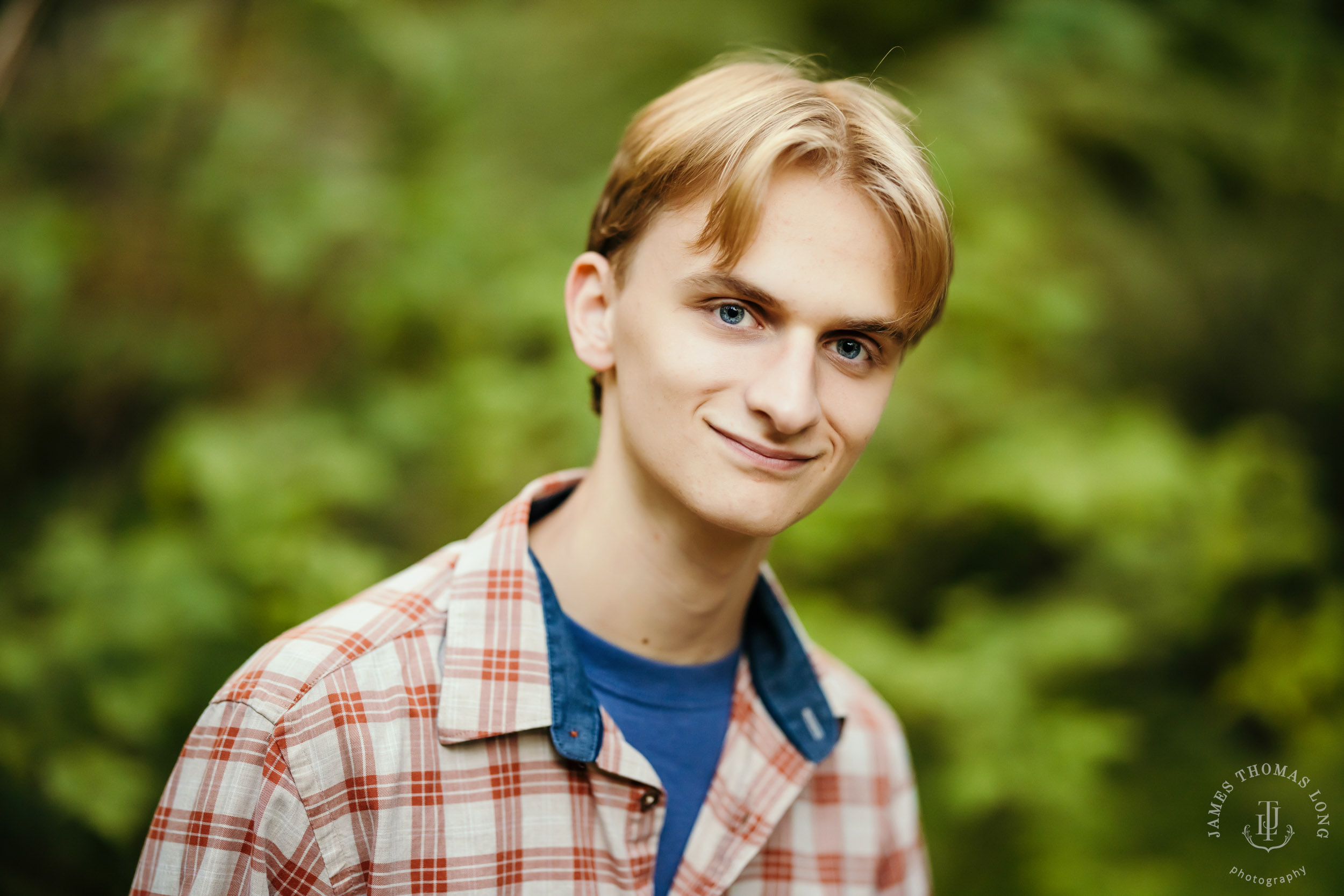 Cascade Mountain high school senior portrait session by Snoqualmie senior portrait photographer James Thomas Long Photography