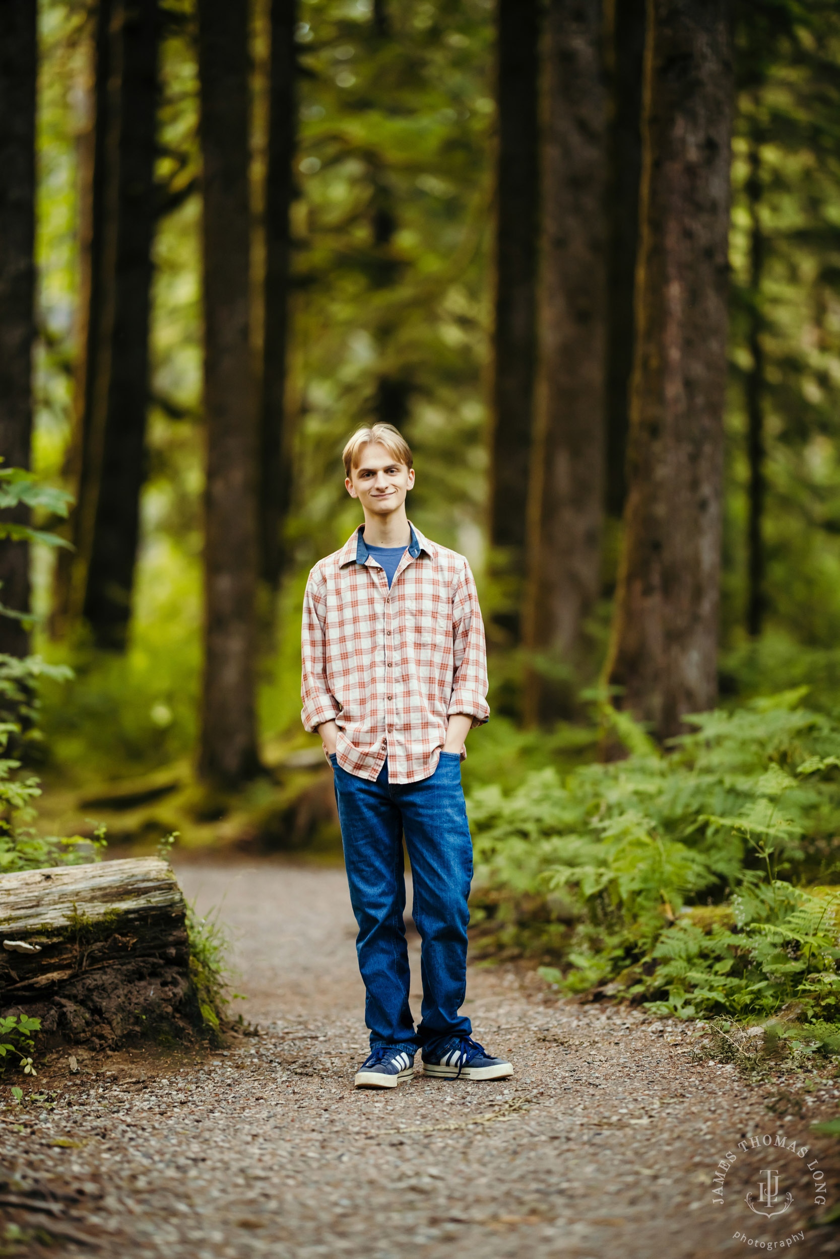 Cascade Mountain high school senior portrait session by Snoqualmie senior portrait photographer James Thomas Long Photography