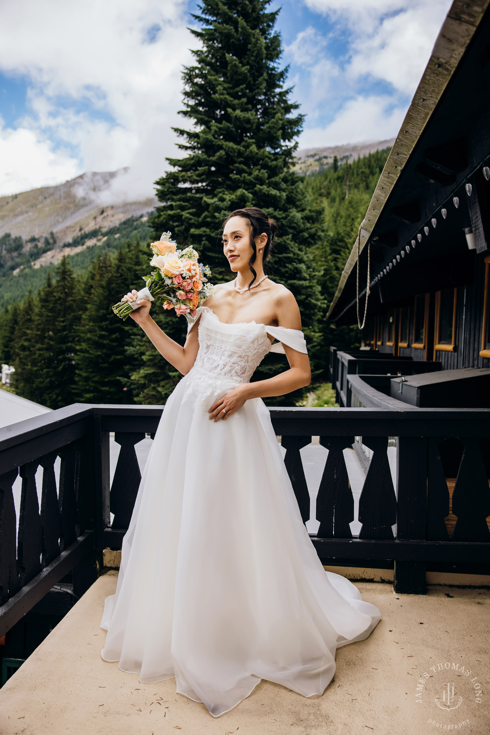Crystal Mountain wedding by Seattle wedding photographer James Thomas Long Photography