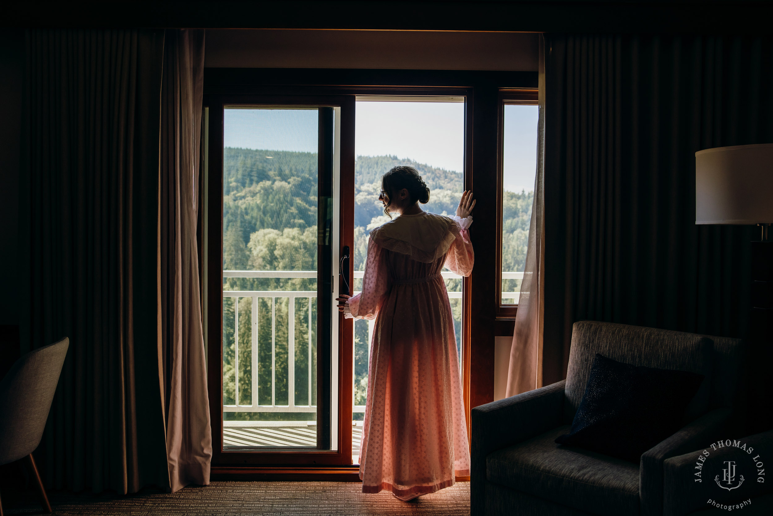 Salish Lodge Snoqualmie wedding by Snoqualmie wedding photographer James Thomas Long Photography