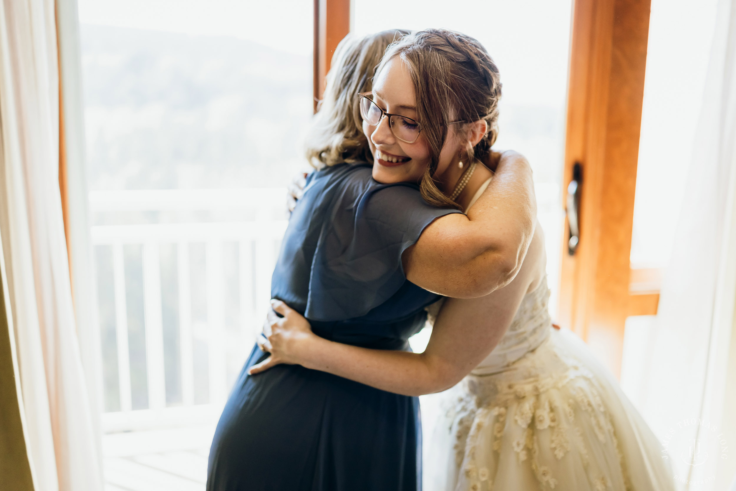 Salish Lodge Snoqualmie wedding by Snoqualmie wedding photographer James Thomas Long Photography