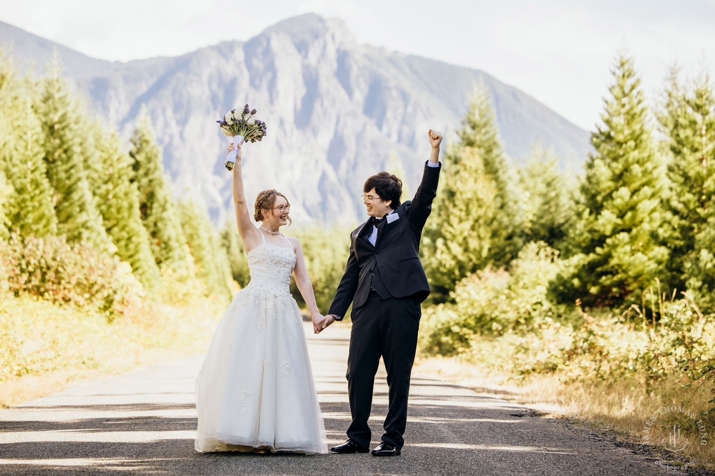 Salish Lodge Snoqualmie wedding by Snoqualmie wedding photographer James Thomas Long Photography