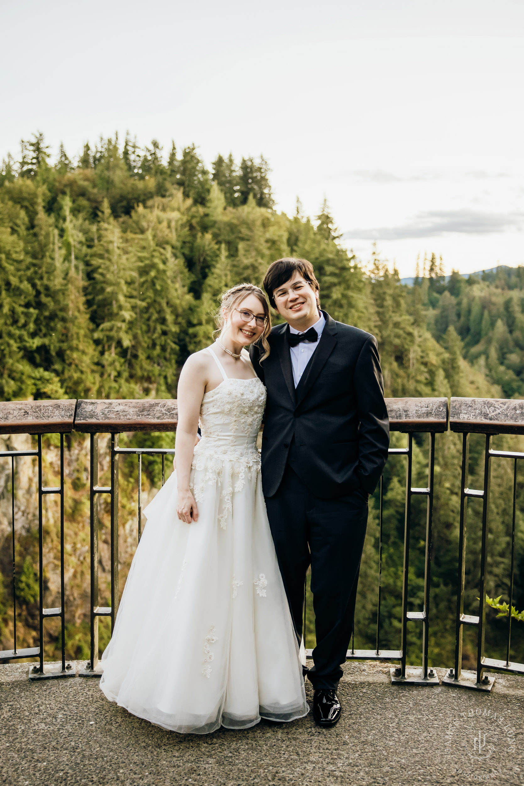 Salish Lodge Snoqualmie wedding by Snoqualmie wedding photographer James Thomas Long Photography
