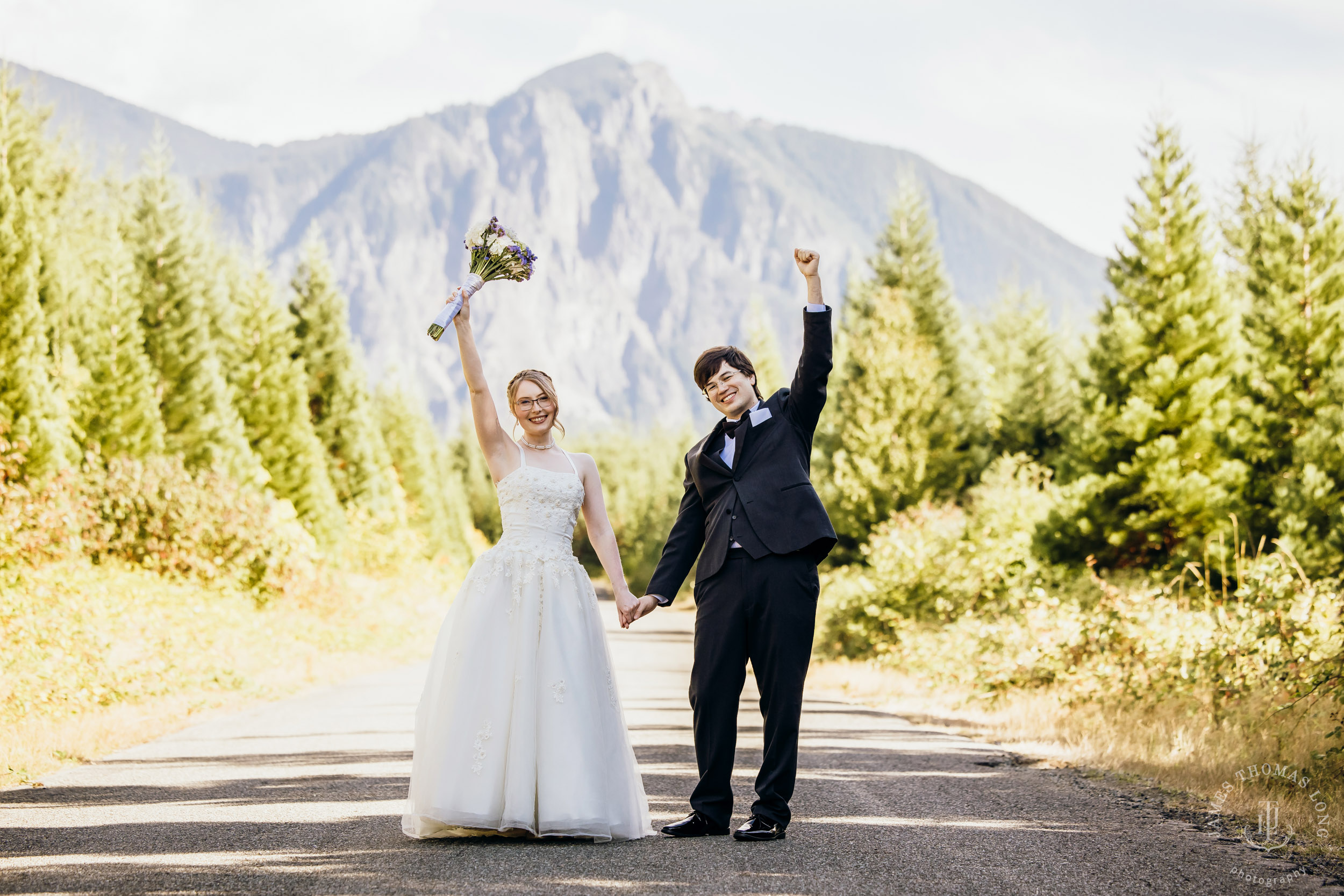 Salish Lodge Snoqualmie wedding by Snoqualmie wedding photographer James Thomas Long Photography